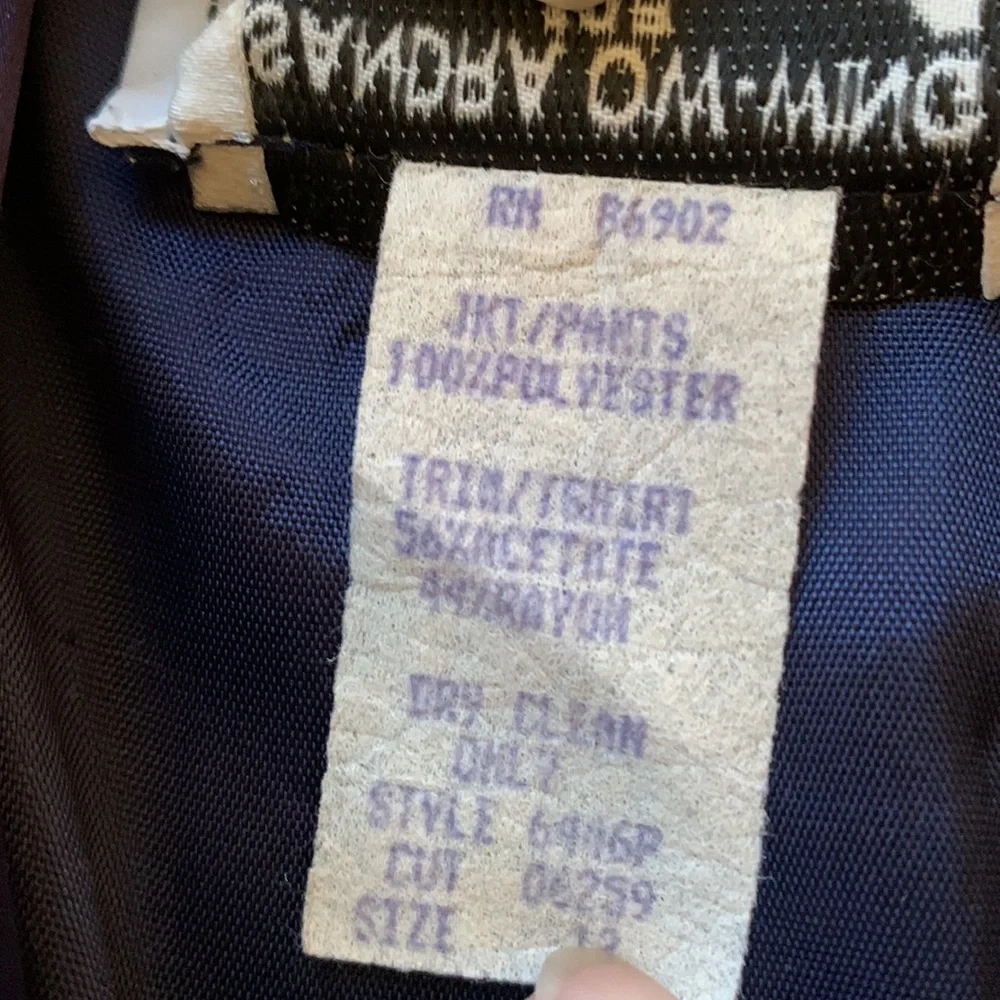 Suit - Picture 6 of 6